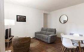 Chez Carca, Au Pied De La Cite